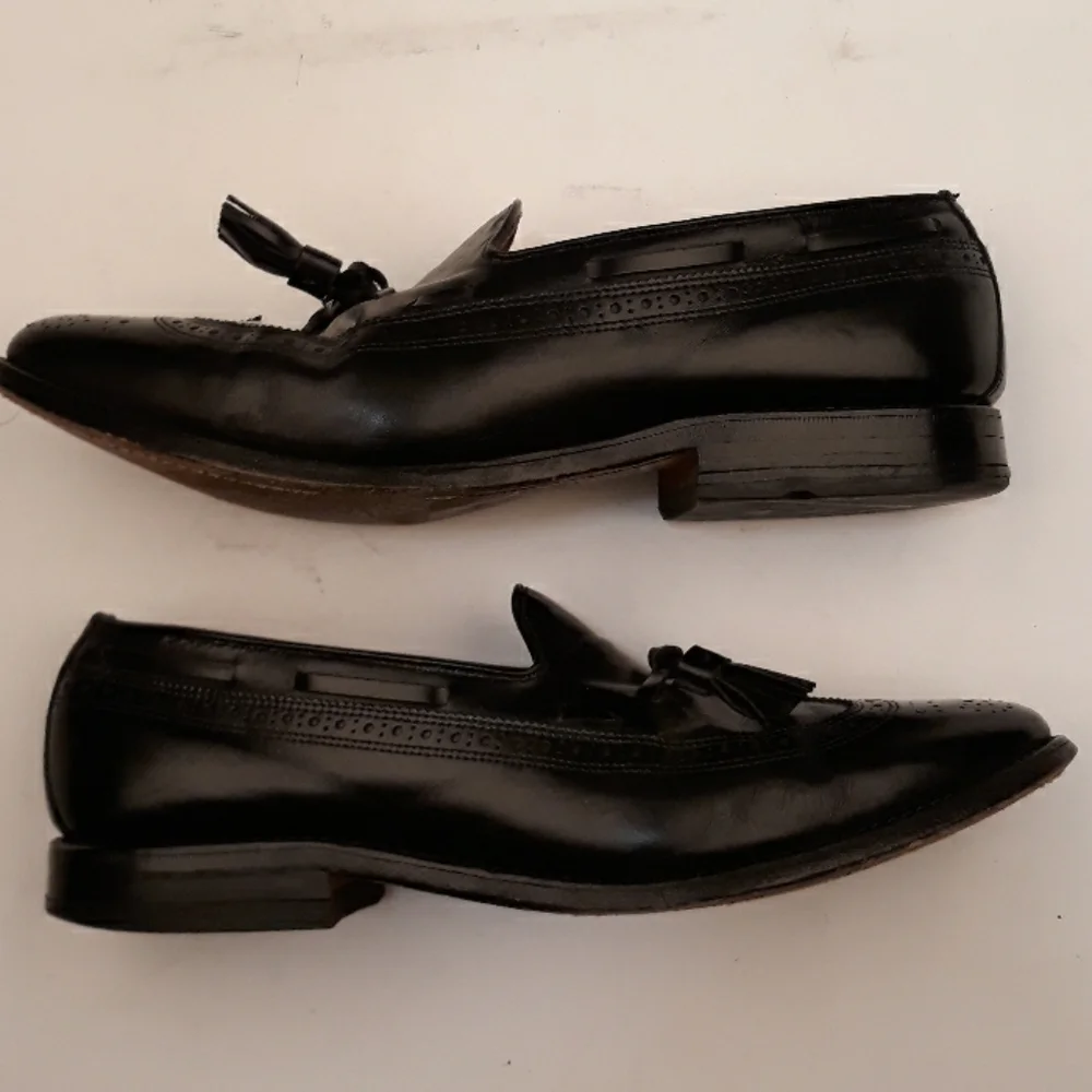 ALLEN EDMONDS Manchester Black Leather 9.5 D Mens Tassel Loafers‎